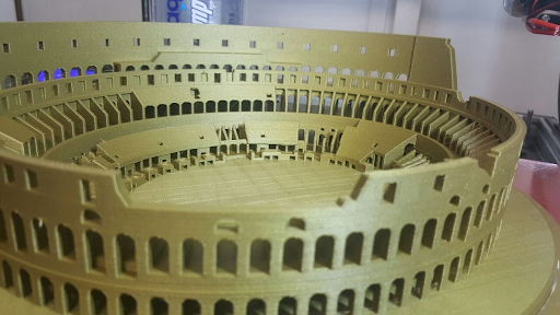 Replica of the Colosseum is shown as an example of 3D printing ideas.